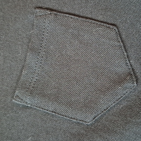 Everyday pocket Tee - Picture 5 of 5